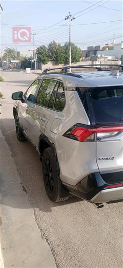 تۆیۆتا ڕاڤ 4